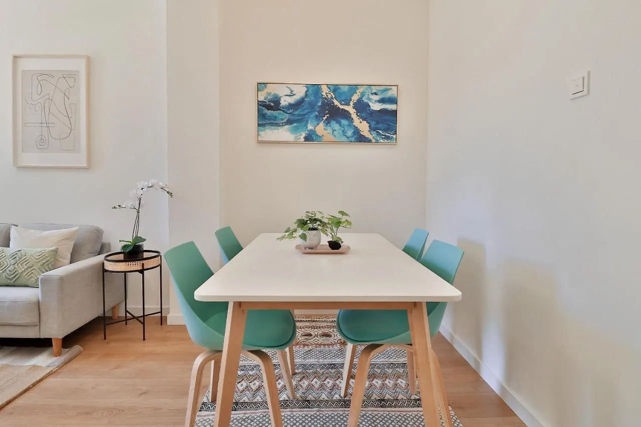 C74 - Marvelous 3 Bedroom Apartment In Historical Málaga