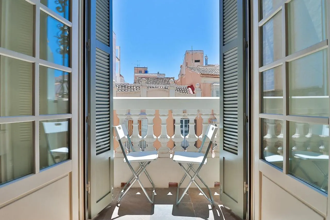 C74 - Marvelous 3 Bedroom Apartment In Historical contacts