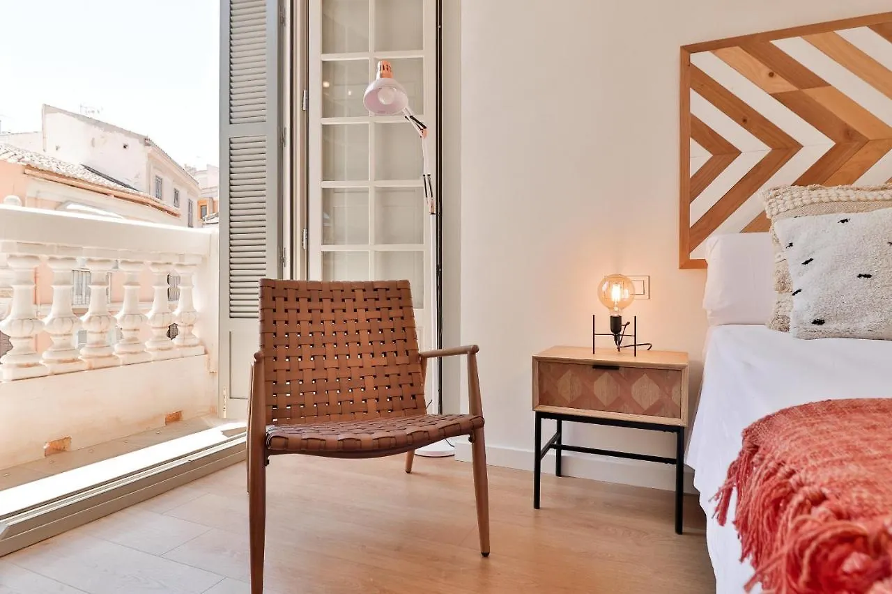 C74 - Marvelous 3 Bedroom Apartment In Historical Málaga Spanje