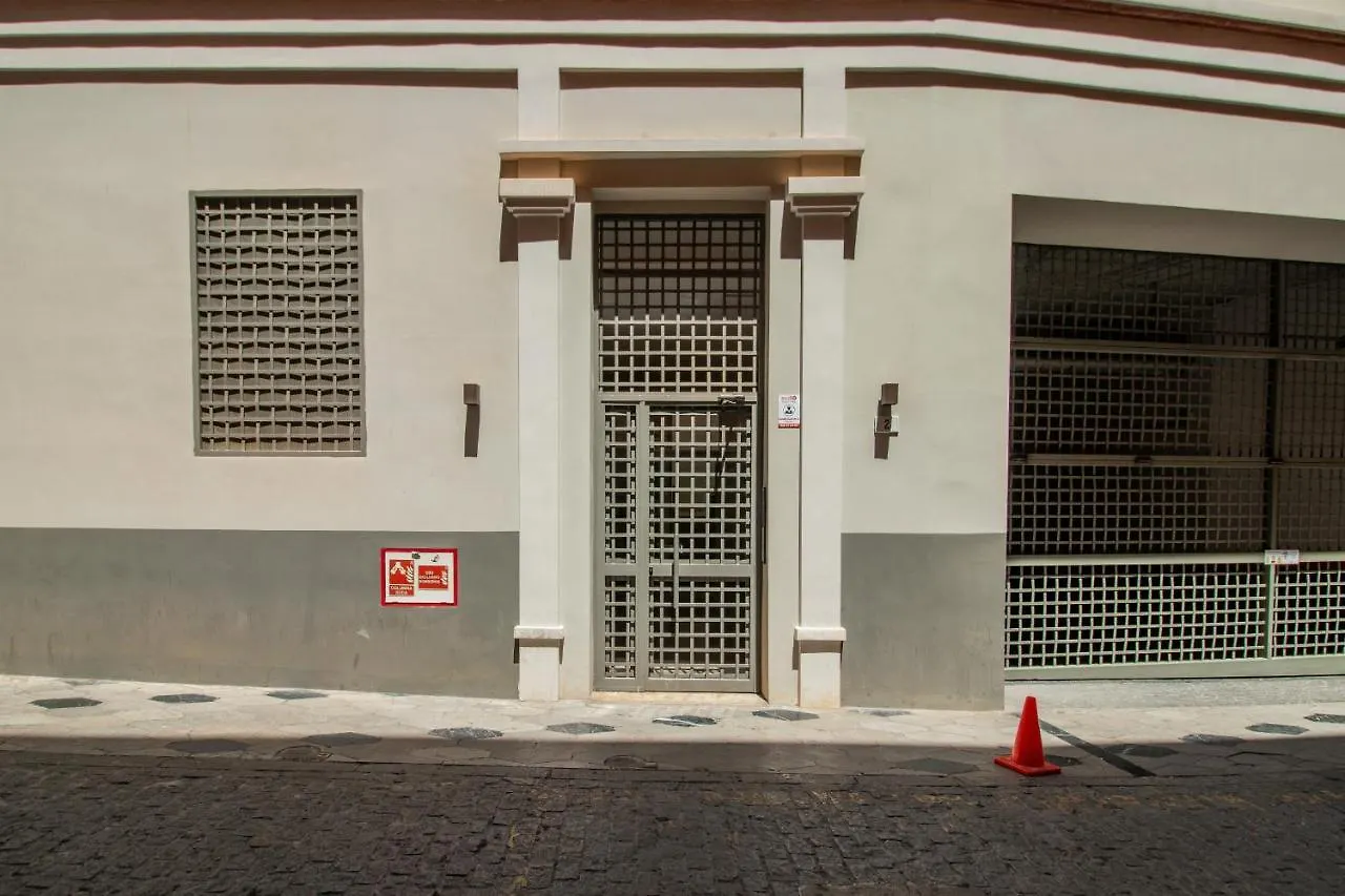 C74 - Marvelous 3 Bedroom Apartment In Historical Malaga