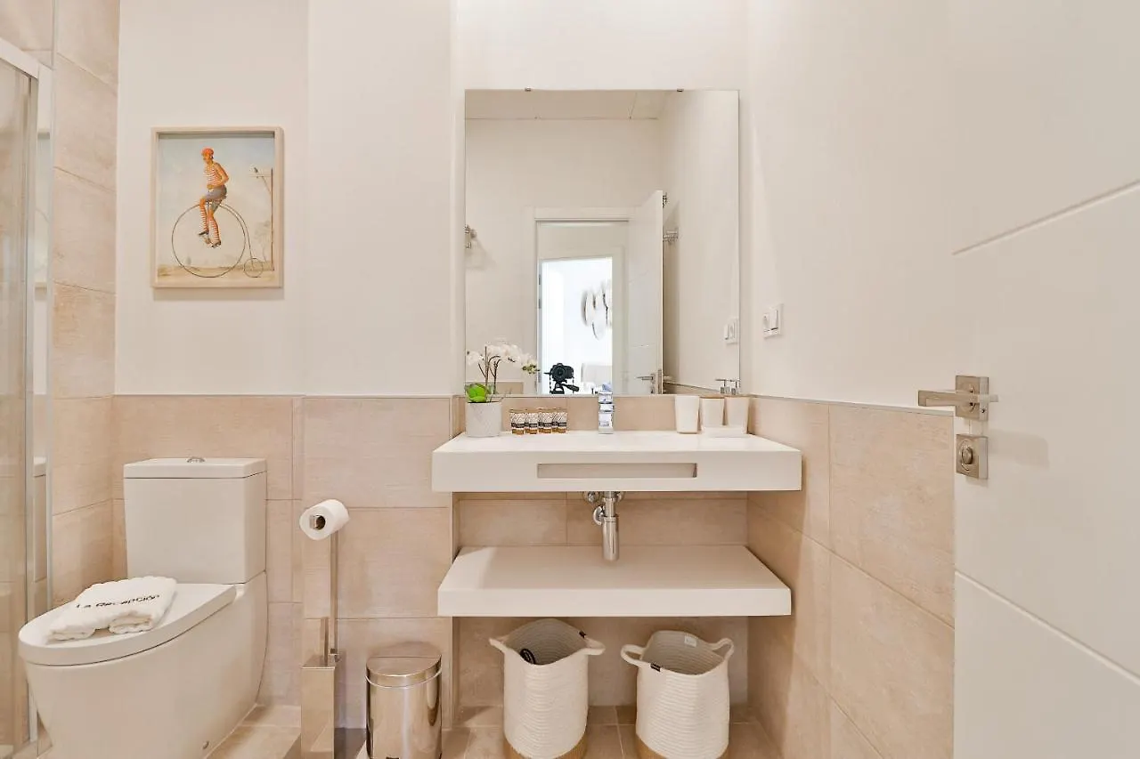 C74 - Marvelous 3 Bedroom Apartment In Historical Malaga